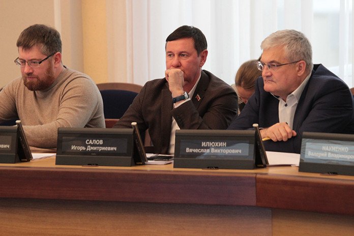 Депутаты новосибирского горсовета выясняли, зачем мэрии реорганизация