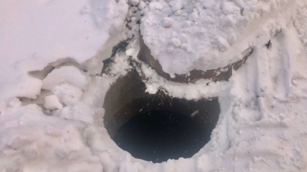 Алтайский СК расследует смерть ребенка, утонувшего в канализации