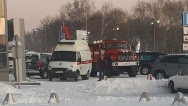 Людей массово эвакуировали из ТРЦ "Арена" в Барнауле