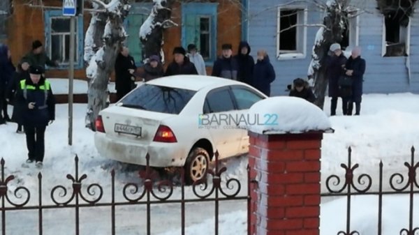 Водитель на большой скорости насмерть сбил пенсионерку в Барнауле