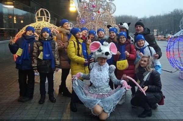 Школьники из Алтайского края приехали в Москву на Кремлевскую елку