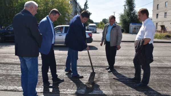 Министр транспорта Алтайского края опоздал на работу из-за непогоды и поиска лопаты