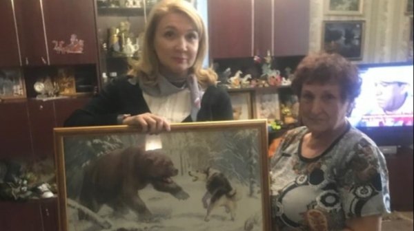 Пенсионерка из Славгорода вышила картину в подарок Владимиру Путину