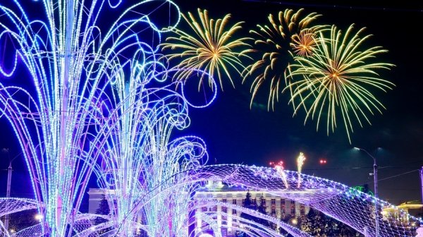 Как прошел новогодний фейерверк в Барнауле