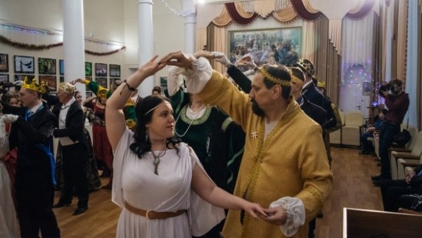 Как прошел Бал Королей в барнаульской усадьбе: фоторепортаж altapress.ru
