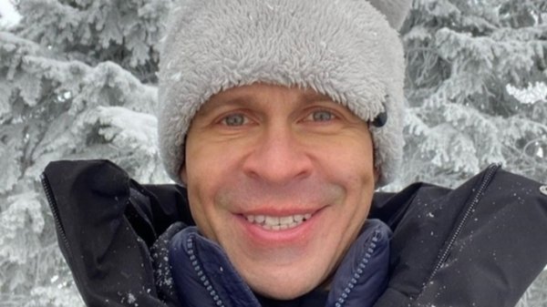 "Сказочная погодка": Актер Павел Деревянко в компании друзей отдыхает на Алтае