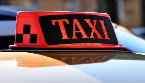 Из-за непогоды барнаульские таксисты задирают цены в два раза