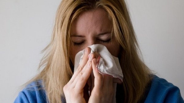 Как не заразиться гриппом или ОРВИ, если дома и на работе все болеют