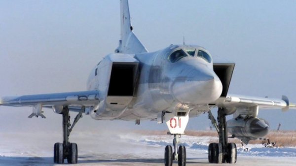Российский бомбардировщик экстренно сел на грунт под Астраханью
