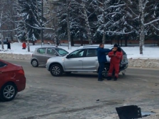 Четыре машины столкнулись в Барнауле