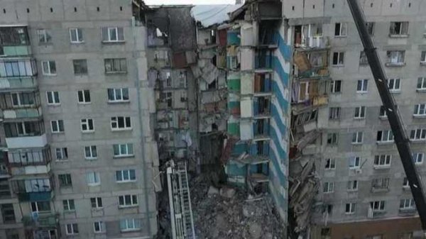 Взрыв в жилом доме в Магнитогорске назвали терактом. Песков эту информацию опроверг