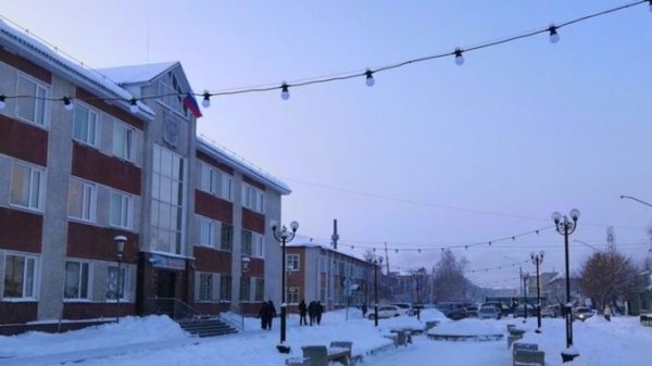 В Алтайском городе стащили уличные гирлянды прямо от администрации