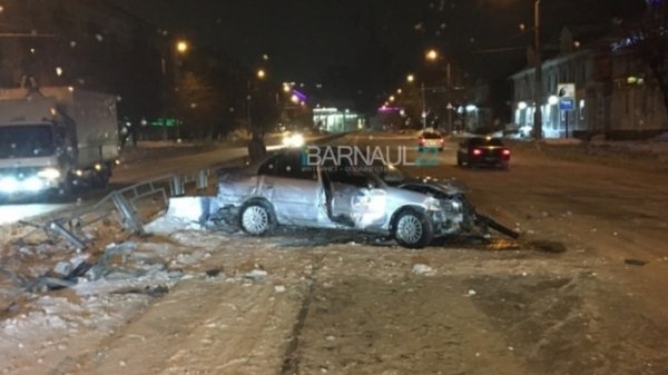 Очевидцы: пьяный водитель устроил ДТП в центре Барнаула