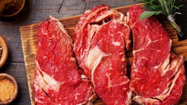 Ученые объяснили, чем опасно сырое мясо