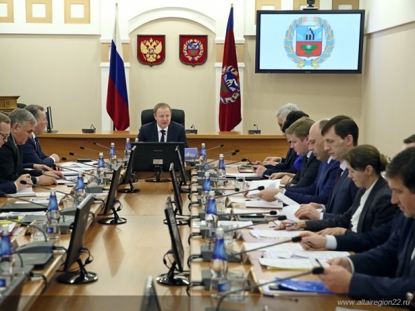 Критики в СМИ излились кипятком, обсосав «снежную тему» заседания Правительства Алтайского края