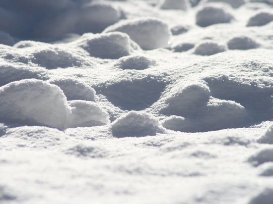 Жители Борзовой заимки возмутились разгрузкой снега в их поселке