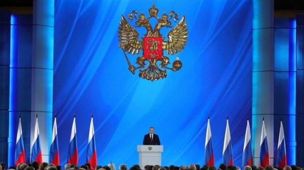 «Россия должна оставаться сильной президентской республикой»: Путин рассказал, какие изменения внесут в Конституцию