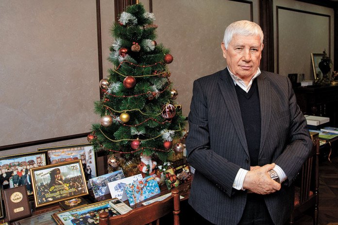 Председатель ЗАО племзавод «Ирмень»» Юрий Бугаков поздравляет с Новым годом!