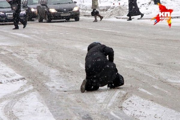 Более 2700 человек получили травмы из-за гололеда в Барнауле