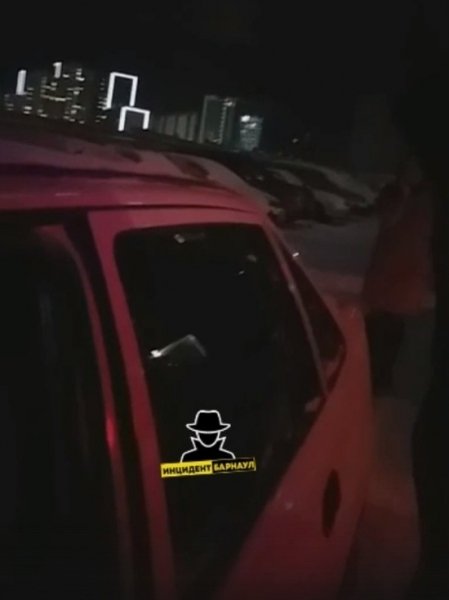 Житель Барнаула хотел поджечь машину таксиста