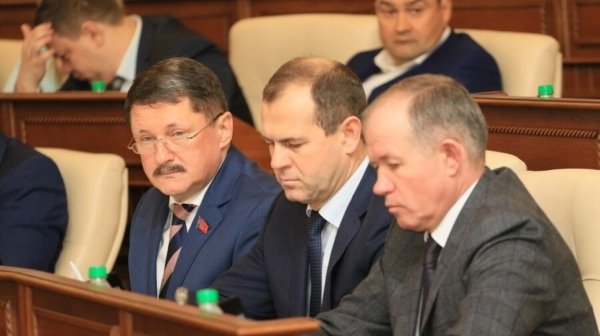 Депутатам АКЗС разослали опросное голосование по поправкам в Конституцию
