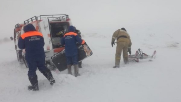 Троих рыбаков спасли из снежного плена сотрудники МЧС
