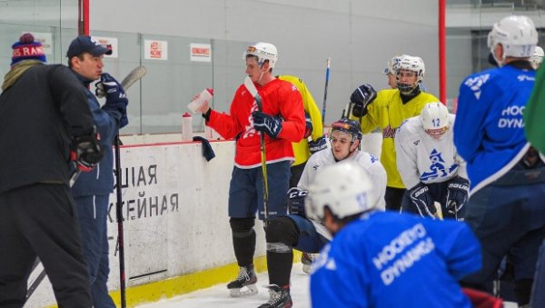Хоккеисты «Динамо-Алтай» отдохнули и начали подготовку к решающим матчам