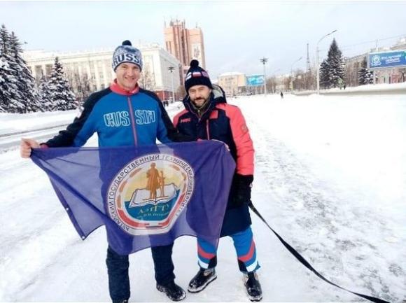 1 января по Барнаулу и Бийску пробежали участники "трезвой пробежки" (фото)