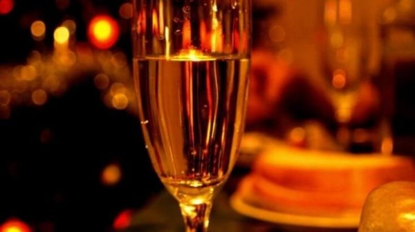 Алтайский край стал одним из аутсайдеров по выпитому шампанскому на Новый год