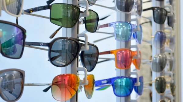 Распродажа круглый год: салон оптики предлагает очки известных брендов со скидкой