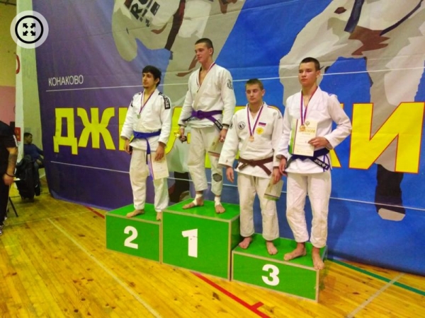Юные алтайские спортсмены завоевали четыре медали на первенстве России по джиу-джитсу