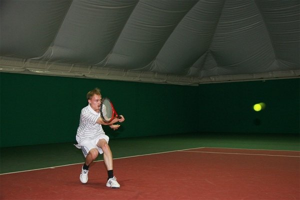 Спорт для всех: в Барнауле открывается школа большого тенниса