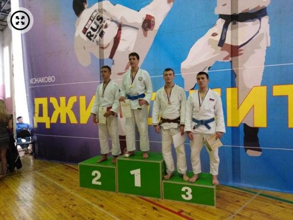 Юные алтайские спортсмены завоевали четыре медали на первенстве России по джиу-джитсу
