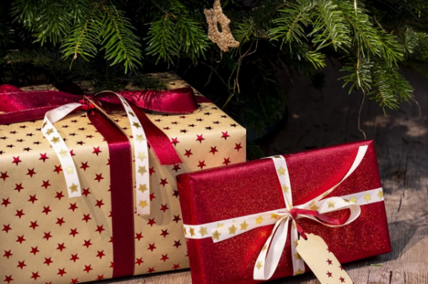 До середины января барнаульцы могут обменяться новогодними подарками