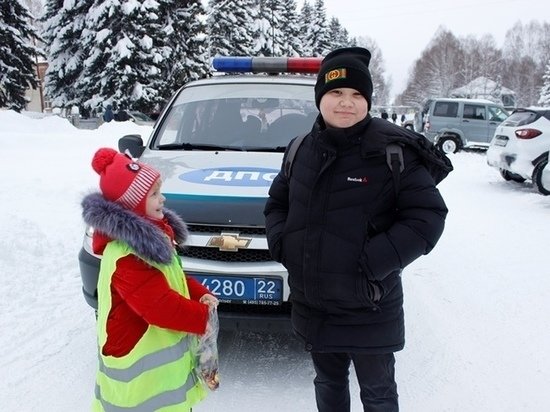 Алтайские полицейские исполнили мечту 6-летней девочки