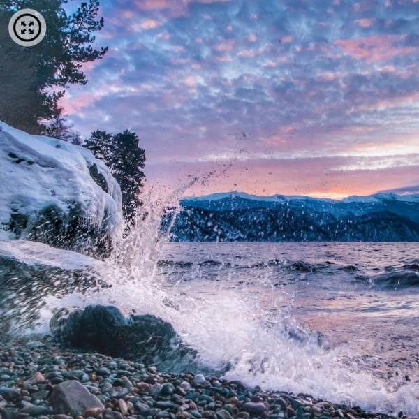 Безумно красиво: фотограф запечатлел закаты на Телецком озере