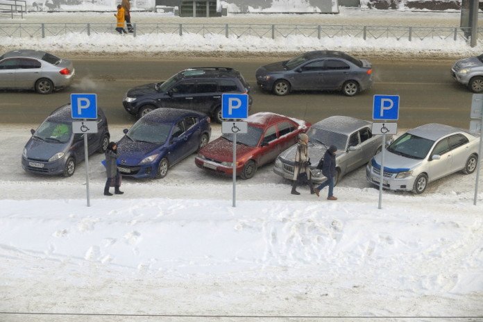 7 новых платных парковок заработают весной на Красном проспекте в Новосибирске