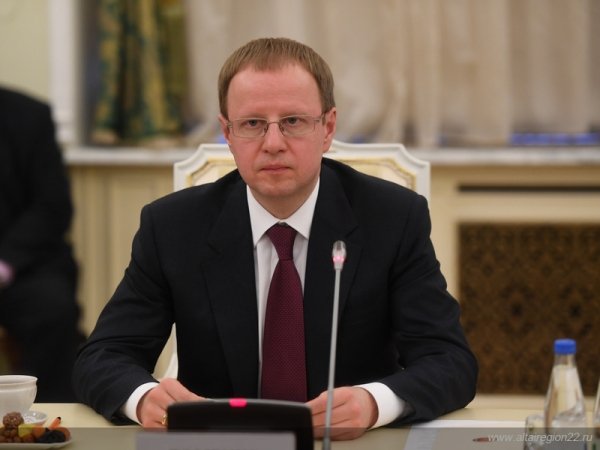 Виктор Томенко взял под личный контроль борьбу с последствиями снегопадов