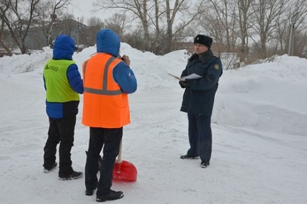 Осужденные помогают в очистке Рубцовска от снега