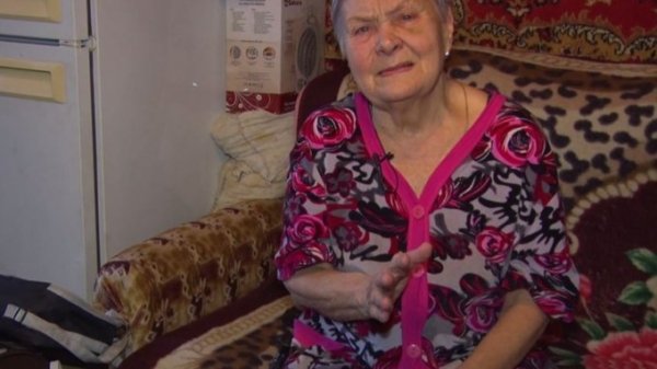 Внучка выгнала алтайскую пенсионерку из дома