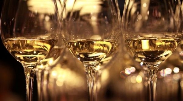 Жители Алтая выпили треть среднегодового объема шампанского за Новый год
