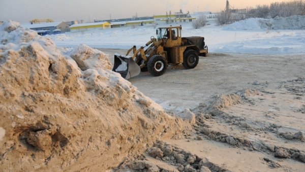 В белом плену: как и куда в Барнауле вывозят сотни тысяч кубометров снега
