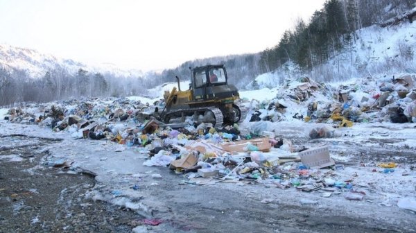 Власти намерены закрыть крупный мусорный полигон на Алтае