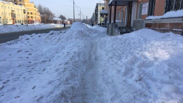 Активисты недовольны работой по очистке снега в Барнауле, несмотря на усилия властей