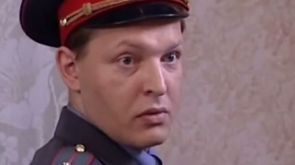 Умер актер из сериалов "Интерны" и "Универ" Данила Петров