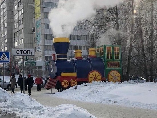 Барнаульцам вернули паровозик в центре города