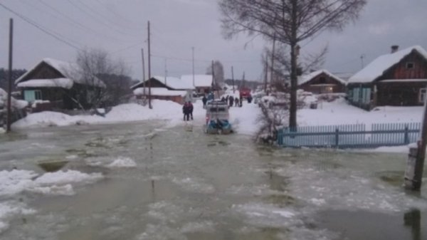 То пожары, то потопы: в Красноярском крае из-за теплой погоды поднялся уровень воды
