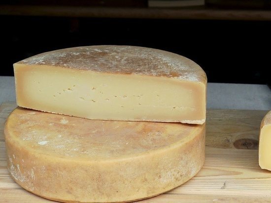 Сыр на общую сумму 3,7 млн рублей похитили в Алтайском крае