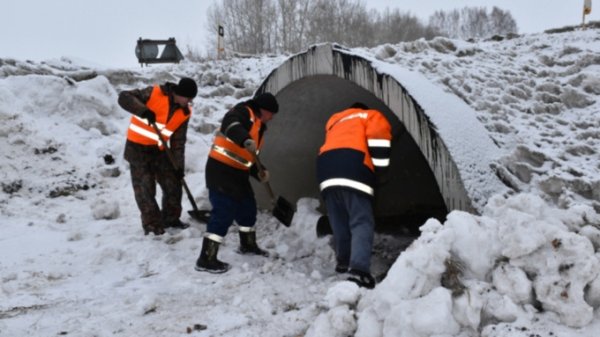 Алтайские дорожники начали подготовку к весеннему паводку