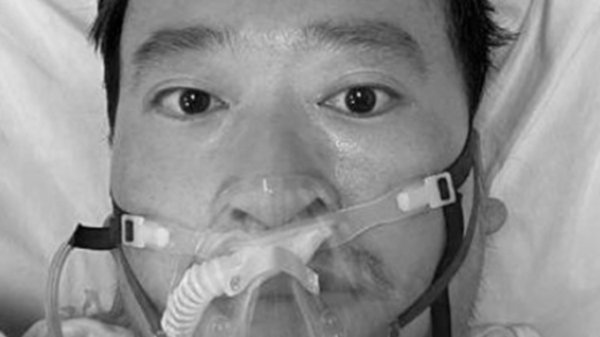 Умер китайский врач, который первым сообщил о появлении коронавируса